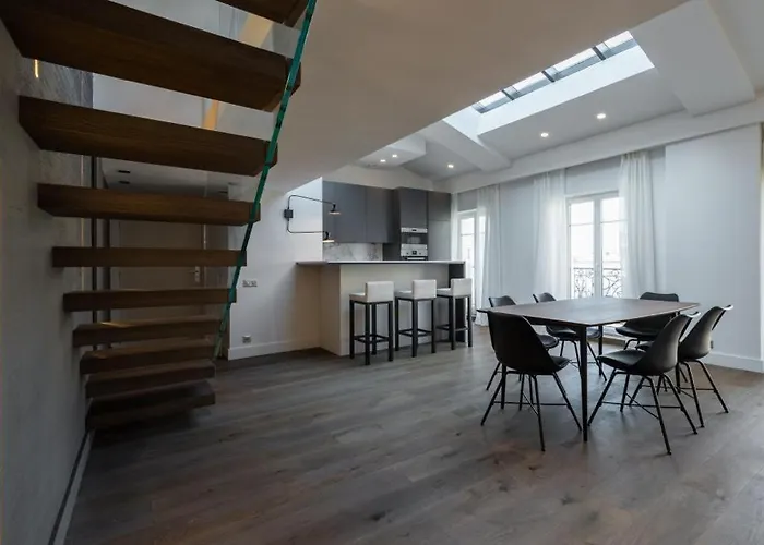 Duplex Avenue Jean-medecin * Nizza